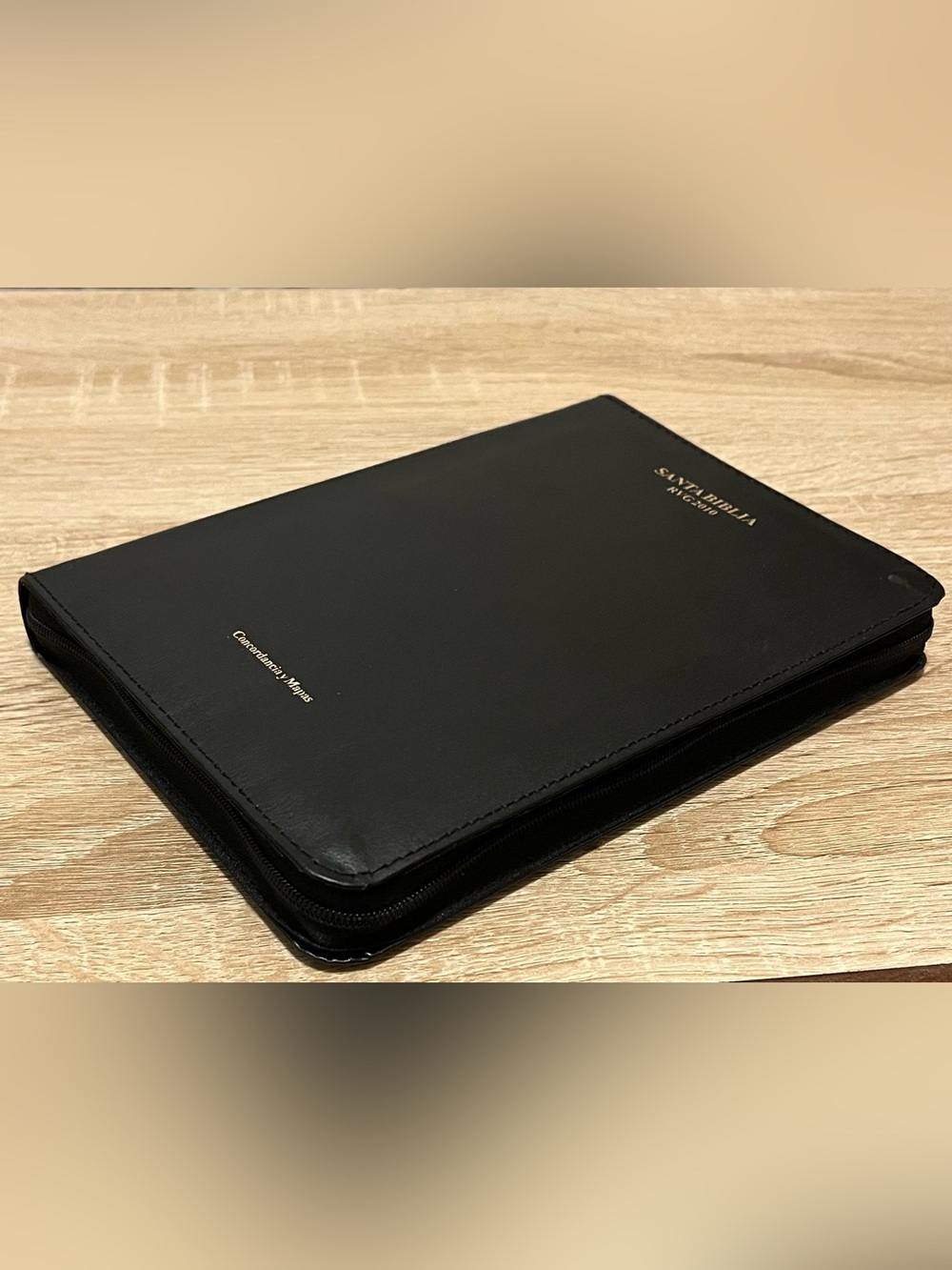 RVG Santa Biblia Edición de Bolsillo con Cierre, Compact Zippered Bonded Leather